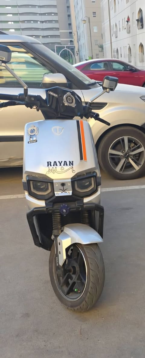 السلام عليكم للبيع دراجه شحن نوع ريان وحش الكون الدراجه نضيفه مابيها اي نقص السعر 975وبيها مجال عنوان مجمع بسمايه السكني للستفسار اكثر *********** فقط بيع لايوجد مرواس
