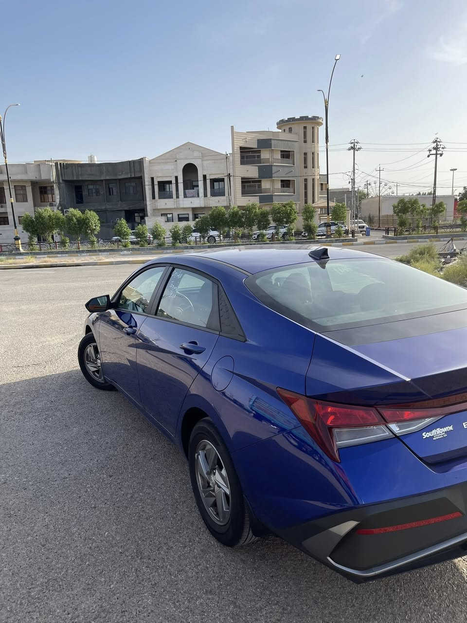 2025 HYUNDAI ELANTRA  .. SEL
👈🏻👈🏻👈🏻 هونداي / النترا 👉🏻👉🏻👉🏻 

         
سياره مرقمه واسط شهداء🤍🪬⚪️
        

موديل :- 2025 

لون :- ازرق      

قوة المحرك :- 2.0 ( بانزين )  

عداد المسافات : 13Mi

عدد المقاعد :- 5 مقاعد 

مواصفات السيارة :- SEL

الاضافات :- 👇🏻👇🏻👇🏻👇🏻👇🏻👇🏻👇🏻👇🏻👇🏻👇🏻 

 

♦️ تحكم صوتي 

♦️ تحكم سرعة   

♦️ شاشة عدادات دجيتال 

♦️ أوامر صوتيه  

♦️ حساس تحديد مسار 

♦️ كامرا خلفية 

♦️ مثبت سرعة 

♦️ فرش مخمل  

♦️ بصمة تشغيل  

♦️ هاند بريك بصمه  

♦️ شاشة متصل 

♦️ لايت زنون    

♦️ حساسات 360 درجة  

♦️ اطارات حجم 17

🚦🚦🚦السعرعلى الخاص فقط  🚦🚦🚦

📞 للتواصل والاستفسار:***********

📩 Messenger _ WhatsApp _ IMO _ Viber
