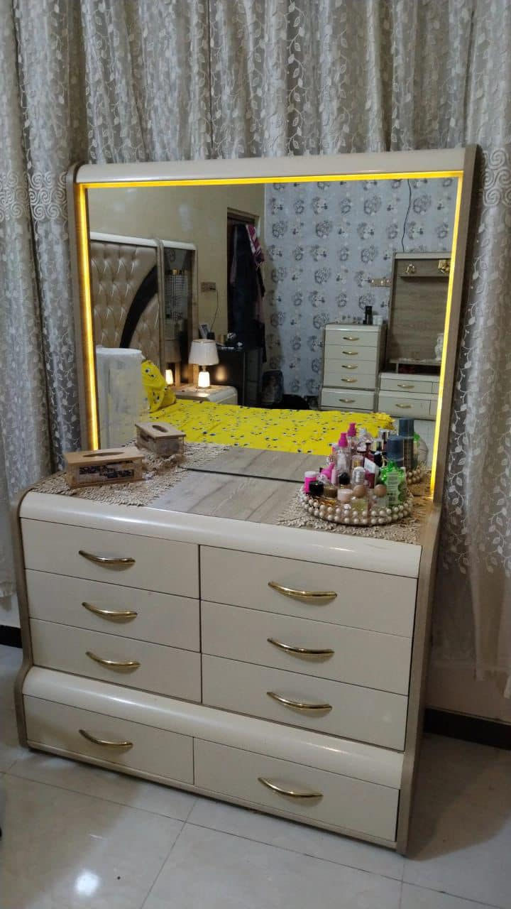 السلام عليكم حبايبي غرفه تركيه 11قطعه مكلفه بنشر سعره مليون ونص


**إذا كنت صاحب هذا الإعلان وتريد حذفه لأي سبب، رجاءا أرسل رسالة إلى الدعم الفني**