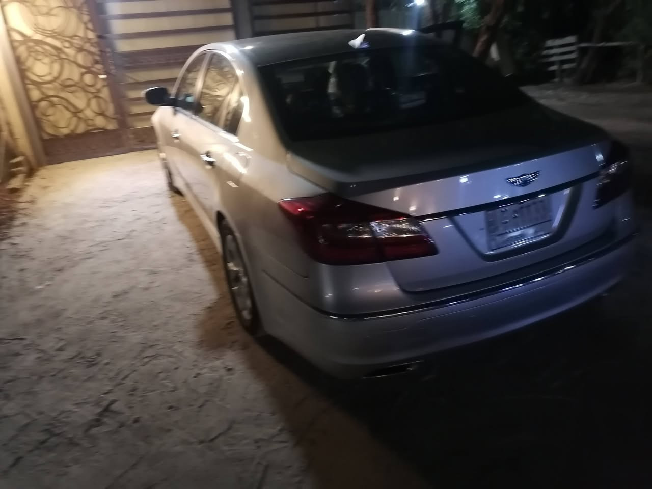 جينيسس ..جينيسس ..... 2013.. للبيع
مكينة...6 سلندر GDI... ... 3800
كير/ 8/نمر
رقم بغداد مشروع وطني بسمي
المواصفات//
شاشة كبيرة محدثة.... تحكم ستيرن.... دواخل جلداسود ورصاصي.... مغلف تخم جديد ابيض واسود+ كشنات كهرباء.... تدفئة كشنات دواخل نظيفة حيل جديدة.....اشاير بالمري+اشارة ترحيب +بصمتين...... باب السايق وباب الصدر 
خمسة ويل كب يعني......... حتة السبير ويل كب مع عدة فتح كاملة...........بالفلينه جاهزة بكلشي تخم تاير جديد نوع........تويو ياباني من تايرمول حساسات +كامرة خلفية  +لايت زنون الناصي والعالي اصفر اصلي...... بروجكتر شغال منظومة تبريد وتدفئة جاهزة........... وممتازة وشغاله دهن كيرجديد+دهن..... مكينة قبل اسبوع من تبدل نوع ادينول وفلتر... 
صدر وحدادية ومشط جديد  خلفي وامامي
السيارة مال جني صارلها.. عندي اكثر من٣سنوات
سبب البيع او المراوس...... بجينيسس احدث   سيارتي جاهزة ماتصرف عليها ابدا..... مع هذا قبل لا تشتري افحص يم اي فيتر وسونار وتاكد من رقم الشاصي.... الحادث جاملغ ايمن بامريكا..... وكذلك جنطة خلفية نضربت بالعراق ومبدلة بجديده مكاني بغداد.... للتواصل على الرقم
***********  //السعر المطلوب  120$ ورقة  وبيها مجال
