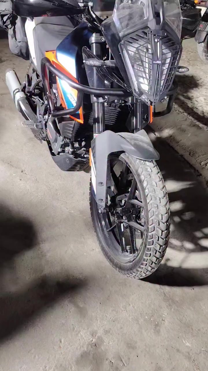 يالله  ktm ثنين وحده درع وسيبايه
وثانيه بس درع تابع المنشور فيديو وصور
ولهوندا كروم جميله أكملها وصورها الكم
اخوكم امين ياماها لتعديل وصيانه دراجات نارية
بغداد تاجي مصابيح ***********
