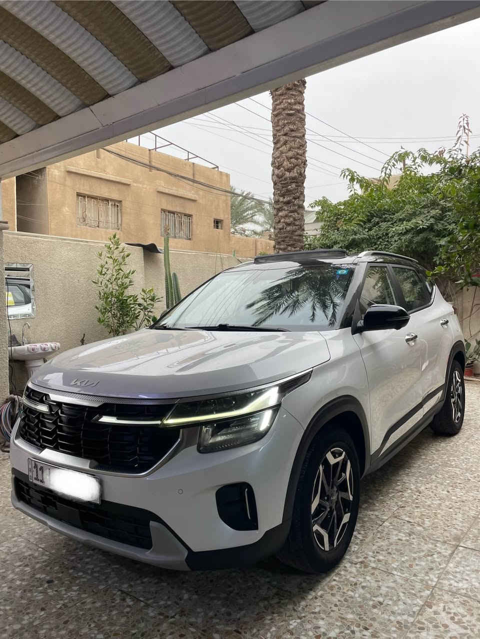 السلام عليكم كيا سيلتوس 2023 مكفوله كفاله عامه من الضربه والصبغ فوووول مواصفات 4 كامرات 
-سقف بنراما
-شاشة متصل 
-درايف مود
-رادارات
-مكينه 1500 دبل نوزل المرغوب
-كشنات جلد
-سايد بريك بصمه
وبعد بيها كلش اهواي مواصفات ماشية 20 الف 
رقم بغداد الجديد السياره مكانها بغداد معروضه ب175$ وبيها مجال للأستفسار *********** بغداد, العراق
