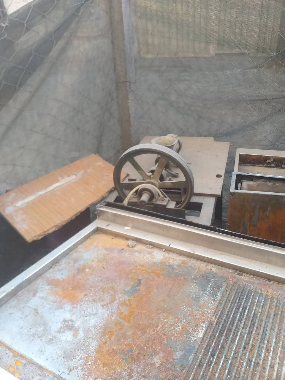 عرض اللبيع  مطعم ***********بغداد
