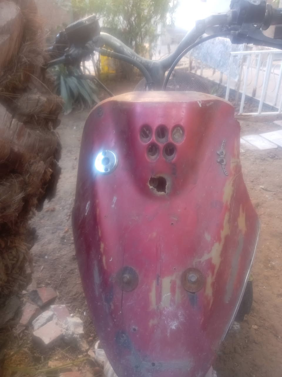 السلام عليكم دراجه 60 تجفيت جديد بس طفت ع فجئه تشتغل وتطفه أبيع هل موجود كوم حديد 75 وبيه مجال رقم للاتصال *********** متواجد واتساب فقط مكاني بغداد حي الفرات قرب مطار بغداد
