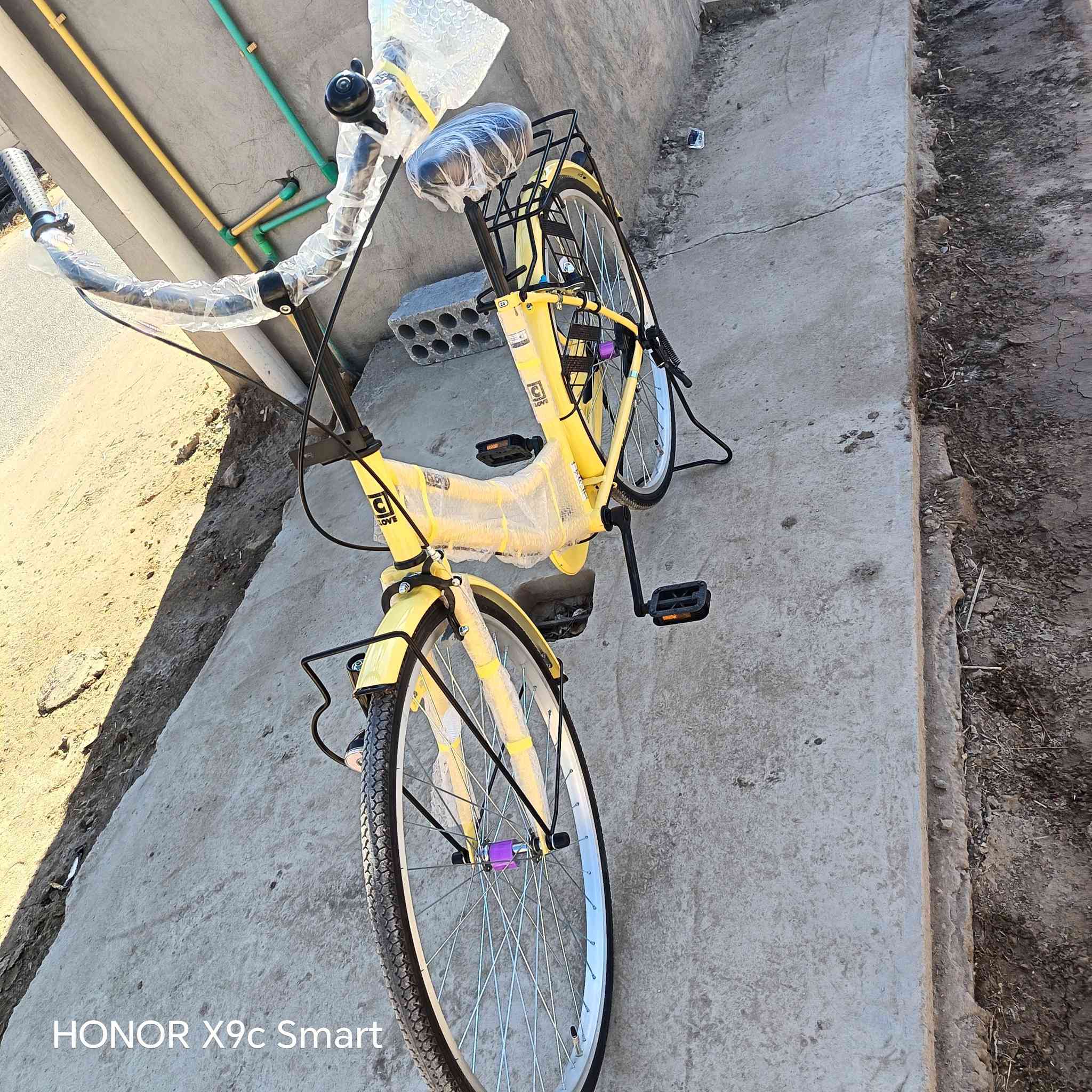 سلام عليكم باسكل للبيع موديل 22  لون مميز السعر 180 وبي مجال رقمي *********** مكاني حله ابو غرق
