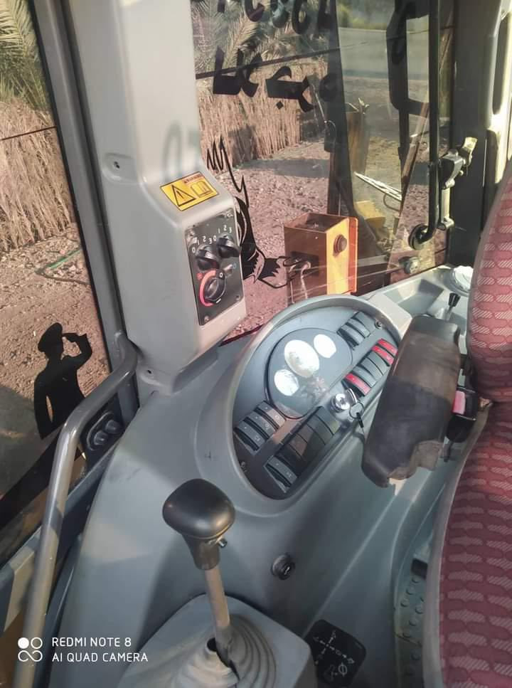 السلام عليكم حفاره جي سي بي نظيف شرط محرك كير مظخه بسمي رقم ذي قار مشروع وطني السنويه ٢٠٢٧ تنتهي موديل٢٠٠٩ 
الهاتف ***********
