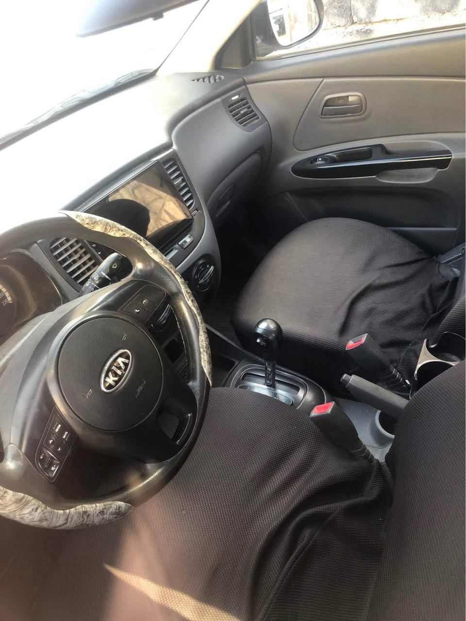 کیا ریو٢٠١١
اوتوماتيك 
دفتر بنزين
حتي ٢٠٢٨ جديد السنويه
كاميرا و شاشه
٤ جام كهرباي
حساس خلفي
تحكم ستيرن 
اشاره بلمرايه و مرايه كهرباي
و سونر بل صور
٩٠ ومعاملة
مكان كركوك رقم سليماني
*********** كركوك, العراق

