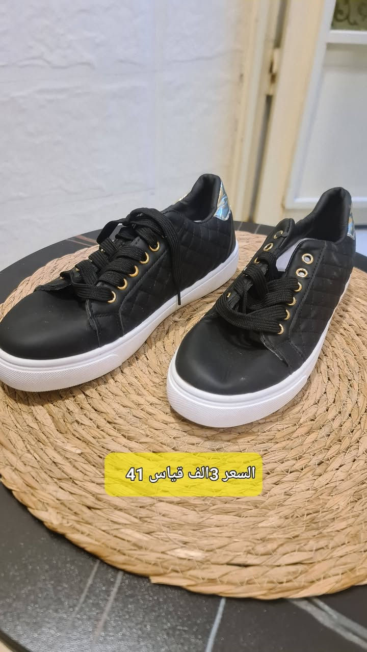 أحذية وشحاطة وجركز نسائية وملابس وكوزمتك واكسسوارات وغراض منزلية كل التفاصيل والسعر بالصور مذكور خاص ماسنجر او على الرقم ***********
