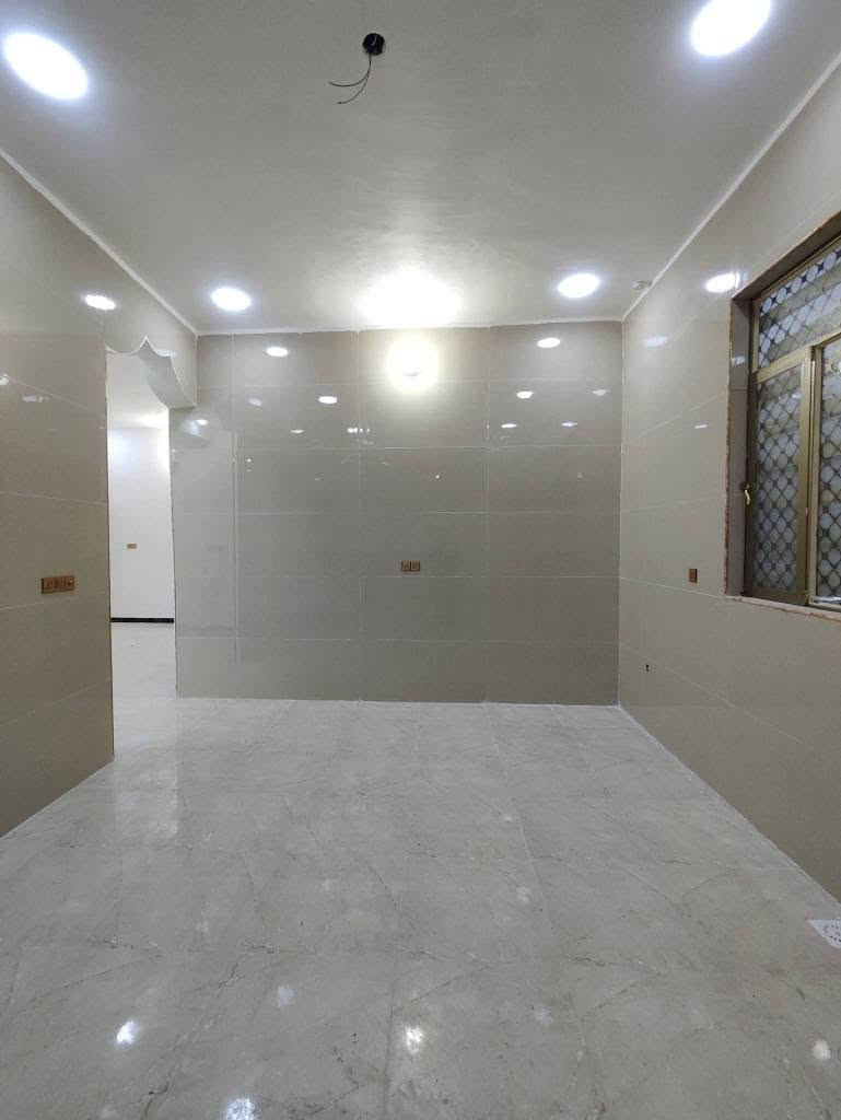 ﷽
      
 🏠دار الــبــيـع نـهـاونــد الاولى     🏠
بلفرع مقابيل مــركــز الـــصــحــي

        🏠المساحه (200)متر 20×10 🏠
              يتكون الطابق واحد الارضي 
🏡غرفتين نوم وصالة+بيتونه واستقبال ومطبخ 🏡
      🛁 وصحيات  خارجية 🚿 وداخلية 🚽

  للاستفسار مراسلة الصفحه او الاتصال
على الواتساب  (📲*********** عمارة, ميسان
