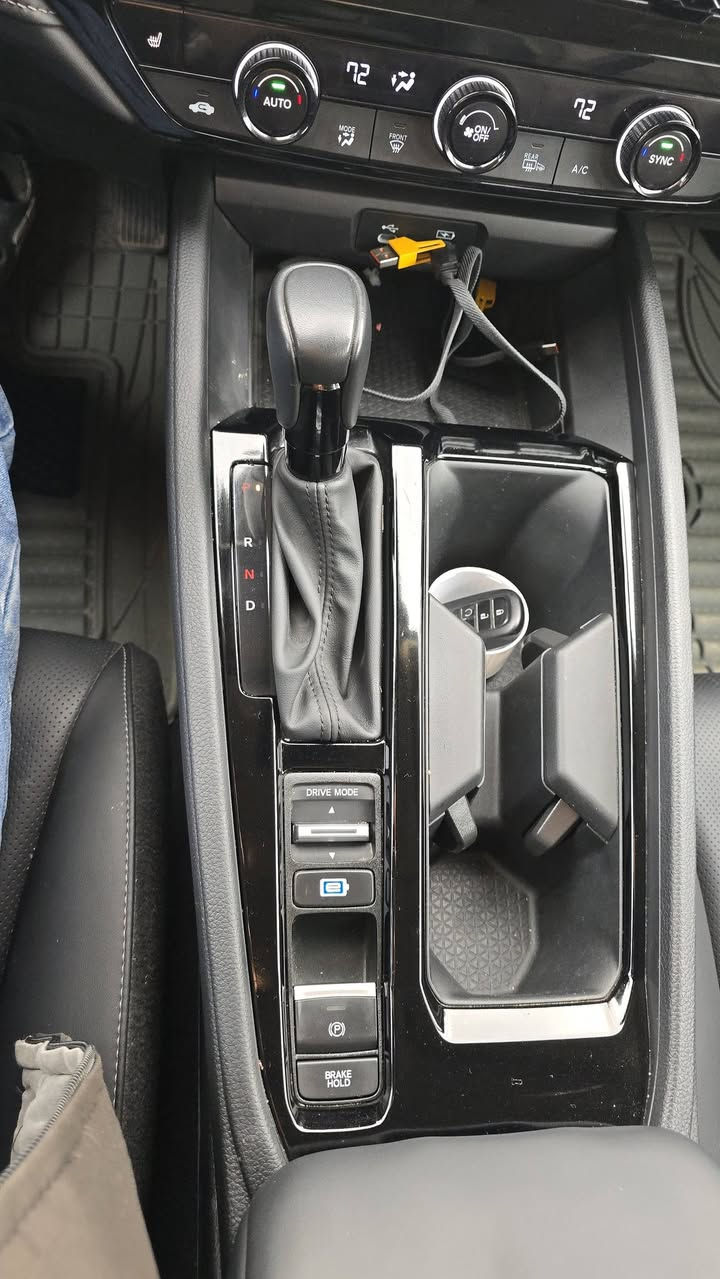 السلام عليكم
هوندا اكورد 2024 هايبرد  EXL
ماشية 10 الف
لون اسمنتي
المواصفات
شاشة كبيرة
تحكم ستيرن
شفتات ستيرن
اشاير مري
لايت زنون 
تبريد قطعتين
محرك 2000 هايبرد تنفس طبيعي
ويل 17
رادارات جانبية وأمامي
كشن جلد وكهرباء
تدفئة كشنات
ثلاثة انظمة قيادة
فتحة
بصمة ابواب 
حادثها صبغ جاملغ وبنيد فقط
بدون رقم تترقم اي محافظة
السعر 170$ وبي مجال
مكانها النجف الأشرف
للاستفسار ***********
