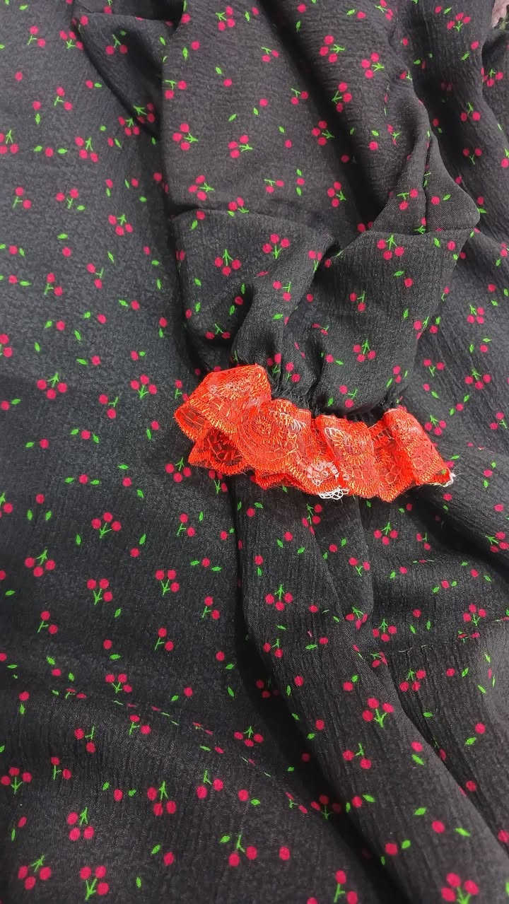 ​✨ عباءة صلاة ✨
🔴 الدرزن يحتوي على 12 لوناً مشكلاً بدون تكرار

​خامة مميزة، تصميم مريح، وستر كامل

🔸 ​القماش: كريشە أصلي درجة أولى
لا يتغير لونه ولا يتأثر بالغسل

🔸 ​التصميم 📐: ضممت ب 3.5 متر قماش
لتوفیر راحة تامة + طول 180سم

🔸 ​الستر: تصميم (خلفي أطول) لتغطية القدمين بالكامل

🔸​ الرقبة: (لاستيك + حزام) تلبس بطريقتين

🔸 ​الخياطة: خياطة "دفن" احترافية ونظيفة جداً 🪡

💰 سعر الدرزن ــ 93 ــ الف فقـط 💰

🔴  الوان والنقشات مشکل في الدرزن
ولا يوجد اختيار محدد

​🚚 متوفر خدمة التوصيل
📥 للطلب، راسلونا عبر الخاص


**إذا كنت صاحب هذا الإعلان وتريد حذفه لأي سبب، رجاءا أرسل رسالة إلى الدعم الفني**