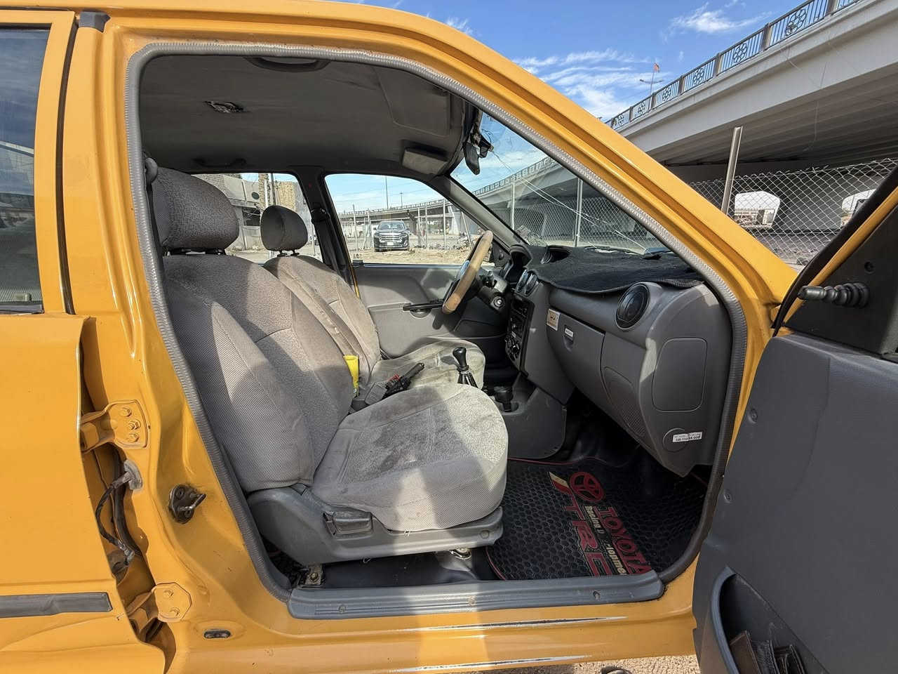 السلام عليكم
سايبا موديل 2015 .
السيارة بيها كير ومحرك كيا برايد كوري 
محرك جديد وكير لا تنقيص ولا تبخير 
منظومة تبريد كلها جديدة هذا الصيف شادها وكلها كوري 
كهربائيات سيارة كلها شغالة مابيها اي نقص 
تخم تاير جديد بيها
باتري جديد وضمانة سنة وبعده بالضمان 
صدر كله جديد مبدلة 
مصفرة من الهيئة والغرامات 
رقم بغداد سنوية بأسمي 
السعر 40 غير متواجد على الفيس الاتصال على الرقم 
***********
