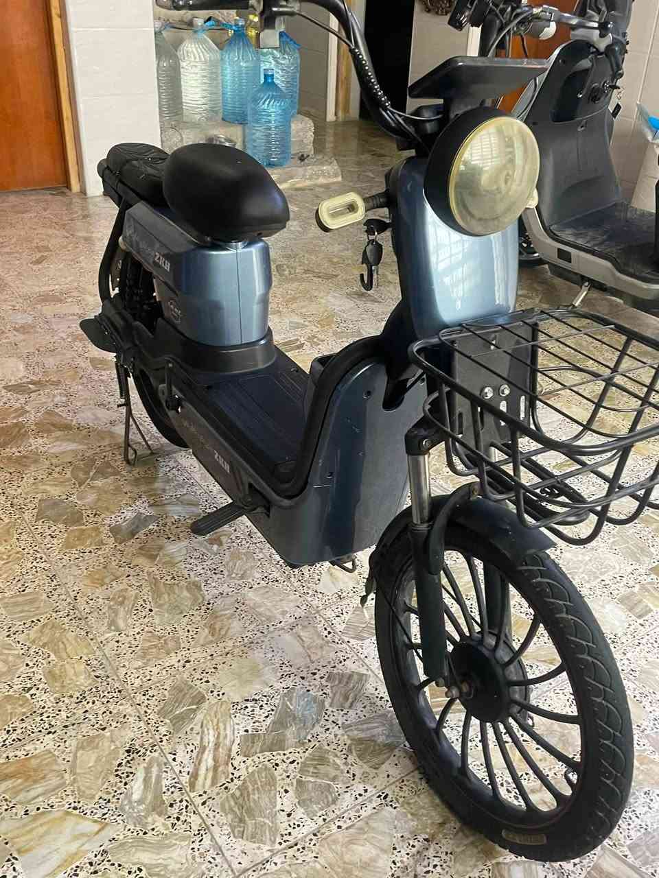 السلام عليكم دراجة شحن للبيع دراجة نضيفه وحلوة بطارية 🔋 ليثيوم  قبل فترة شديتهن فقط الهورن عاطل مكاني بغداد حي النصر السعر 250 وبيهة مجال *********** بي واتساب
