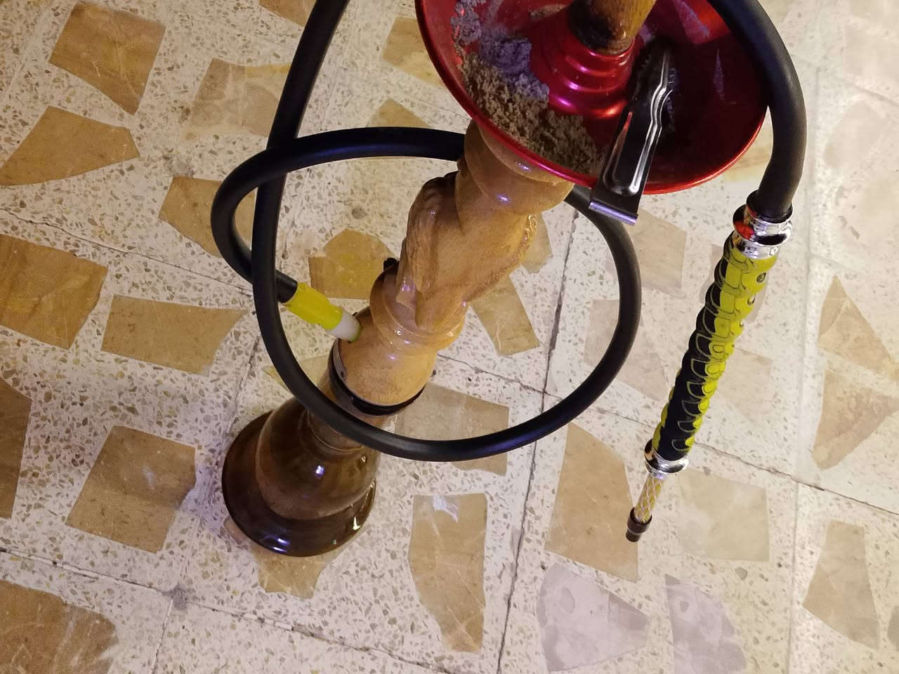 السلام عليكم خشبيات للبيع وبرج مصري الخشبيات وحده نحاس ولبقيات ستيل نضيفات مطعمات تفاحتين كللهن قيم وأخذ رقم***********
