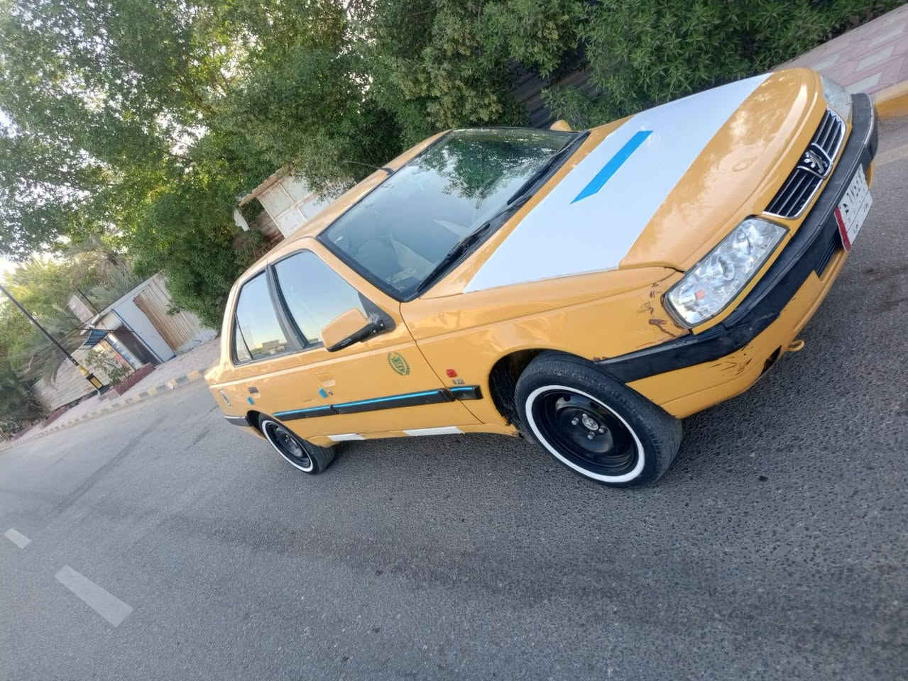 بيجو 405 موديل2016 بيها خياسات قطعتين مبذلات مثل مابلصوره السنويه منتهيه راعيها ماندله اكفلك سرقه وعشائر  السعر 27وبيها مجال قليل
*********** رقمي وبي واتساب والي ماعنده رصيد يرمشلي واني اخابره واخدمكم

