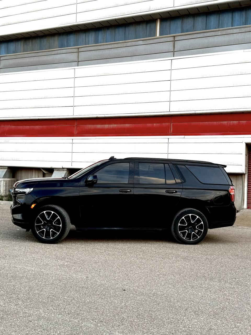 سلام عليكم
للبيع تاهو RST 2023 وارد امريكي فول 1/1 
السياره دخول جديد رقم اربيل باسمي تريد تحويل تريد وكاله وبيه كتاب تظليل 80‎%‎ 
مكينة 5300 
حادثه بسيط جدا نص بنيد صبغ ونص جاملغ خلفي 
ارباك دركة وبرده راجعات سستم 
ماشية 59 الف اجت من امريكا ماشيه 58 الف 
فول مواصفات ومعروفه فئه RST
مكاني بغداد المشتل 
السعر وصور الحادث واتساب 
***********
