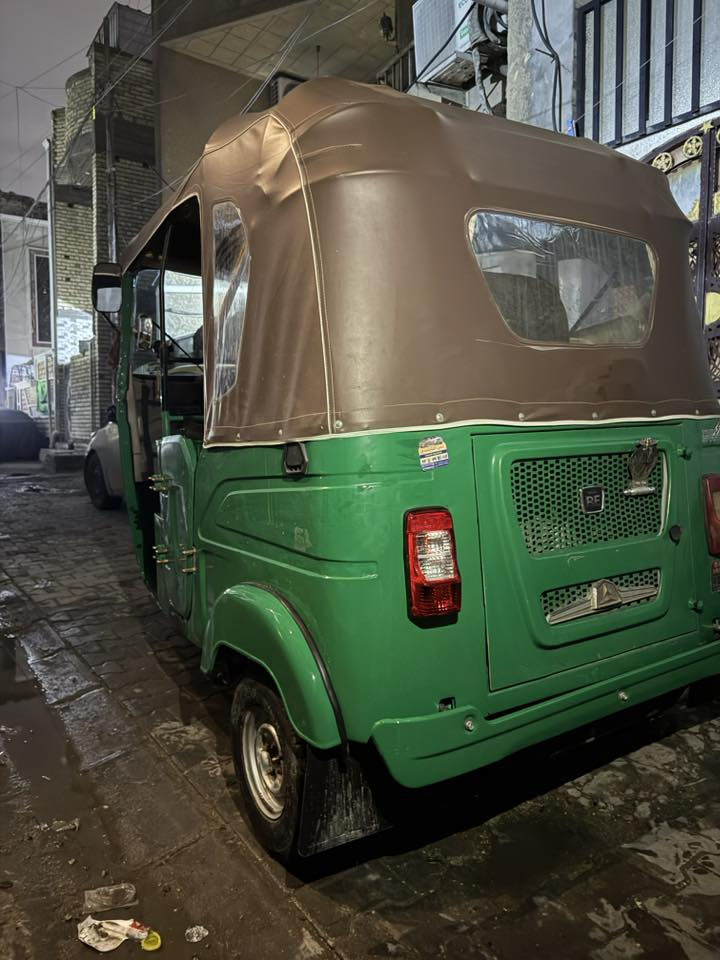 السلام عليكم تكتك 21 مرقمه  للبيع عنوان مدينه الصدر   رقمي ***********   سعر خاص
