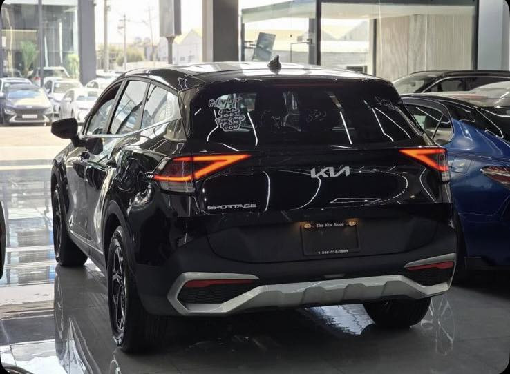 kia sportage  2023
كيا سبورتج 2023 /قطعه وحده حادثها جدا خفيف 
تترقم اربيل مباشر
ارخص كيا سبورتج 👌😉 
للاستفسار ع الخاص او واتس فقط 
 ***********
