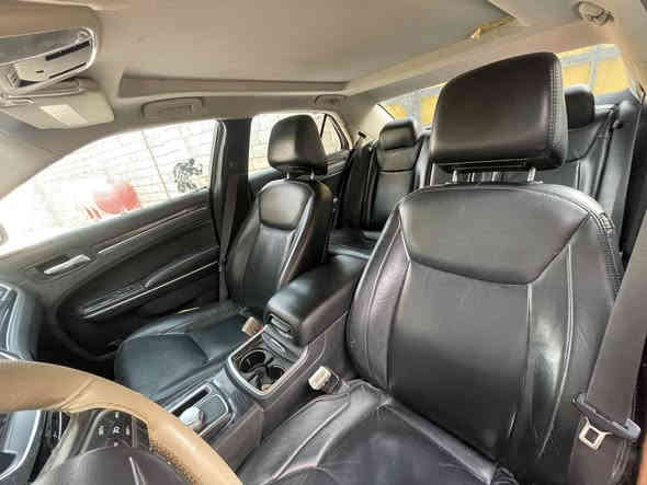 يالله السلام عليكم البيع كلايسلر 16 مرمز22 
سياره جديده ونضيفه على ايدي 
سياره مكفوله كفاله من الضربه وتصليح والصبغ  فقط دعاميه الاماميه شويه بيه مثل ماموضح بالصور

بدون ايرباك

كل الايرباك سليمه

موصفاتها فتحه بالقماره دبل فتحه 
شاشه كبير ويل ١٧ كامر دور 

كشنات جلد تدفئه ماشيه 150

تبريد ثلج
تخم تاير شديته صارله 15 يوم غير الي بصوره 
كامره دواره
عدد بصمه 2
تحديد سرعه وقفل عداد سرعه
وبعد بيه مواصفات
رقم ذي قار بسمي
تحويل وكاله ثاني يوم

السعر 195 وبيها مجال 

رقم الهاتف ***********

المكان الناصريه قضاء سوق الشيوخ
