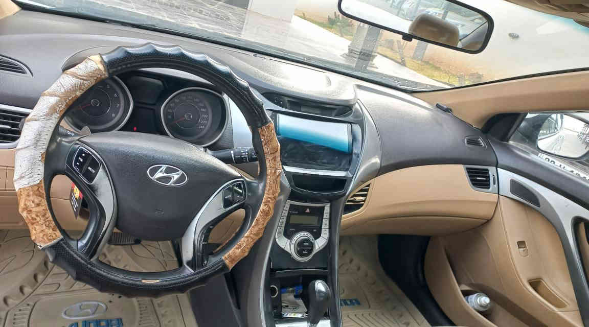 انترا 2013 مصبوغه عام
بيها كابون سعر 85 وبيها مجال***********
