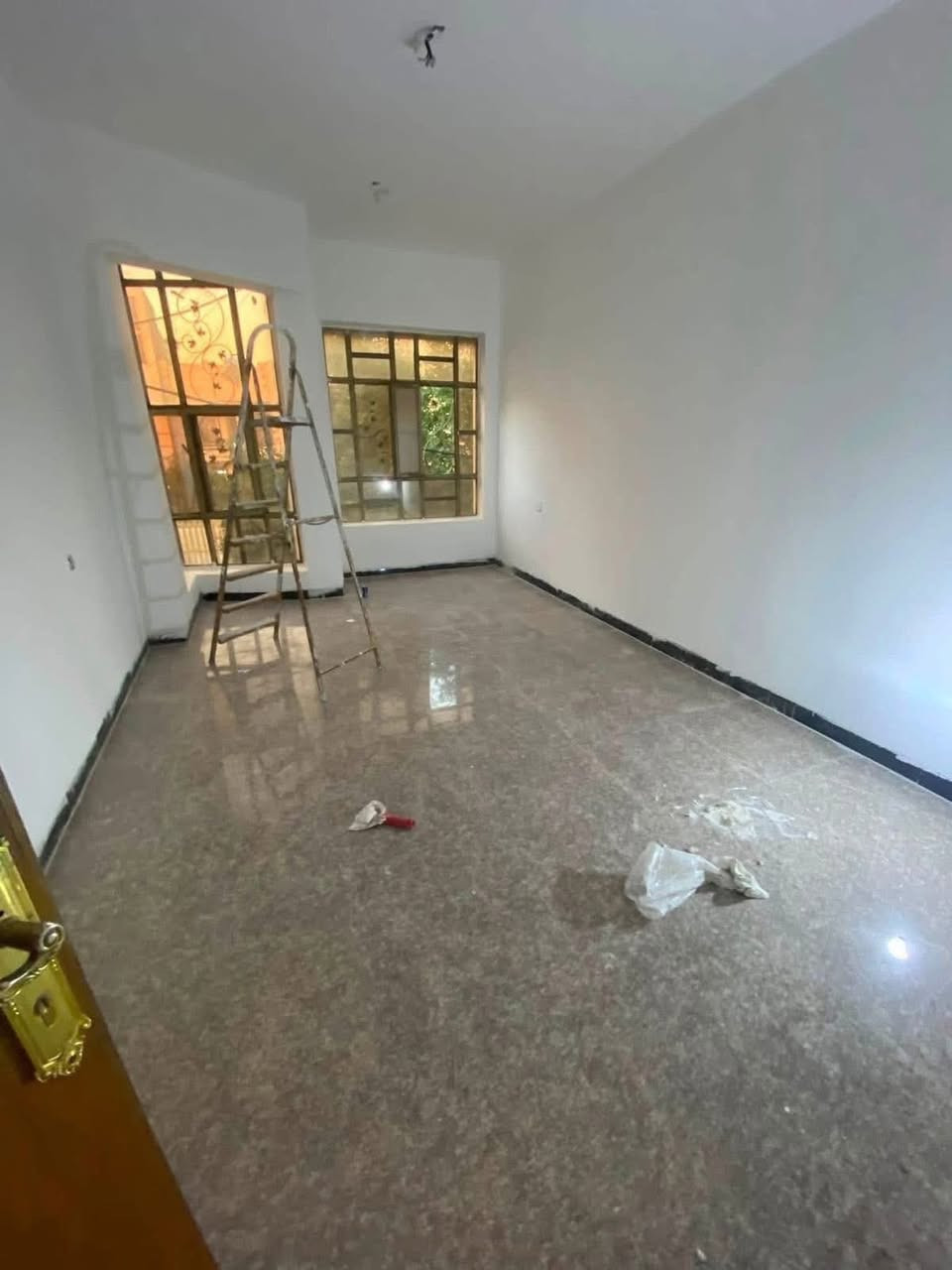 #للايجار في منطقة السيدية

بيت سكني مساحة 125متر

🔹 يتكون من:

🏠 4 غرف نوم

🏠 صالة

🏠 مطبخ

🏠 خدمات

💰 بدل الإيجار: مليون وربع وبي مجال

📍 الموقع: السيدية – مربع الكويتي 

————————————

📞 للاستفسار:***********
