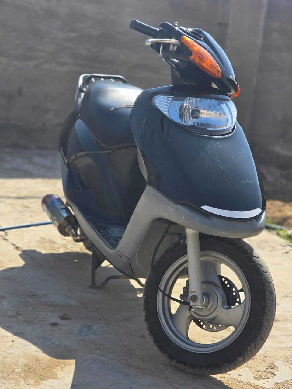 السلام عليكم دراجه سبيسي ياباني شغاله سلف كهربائيات شغاله كلهه دراجه مفتوحه مره وحده  بس للتواصل ***********
