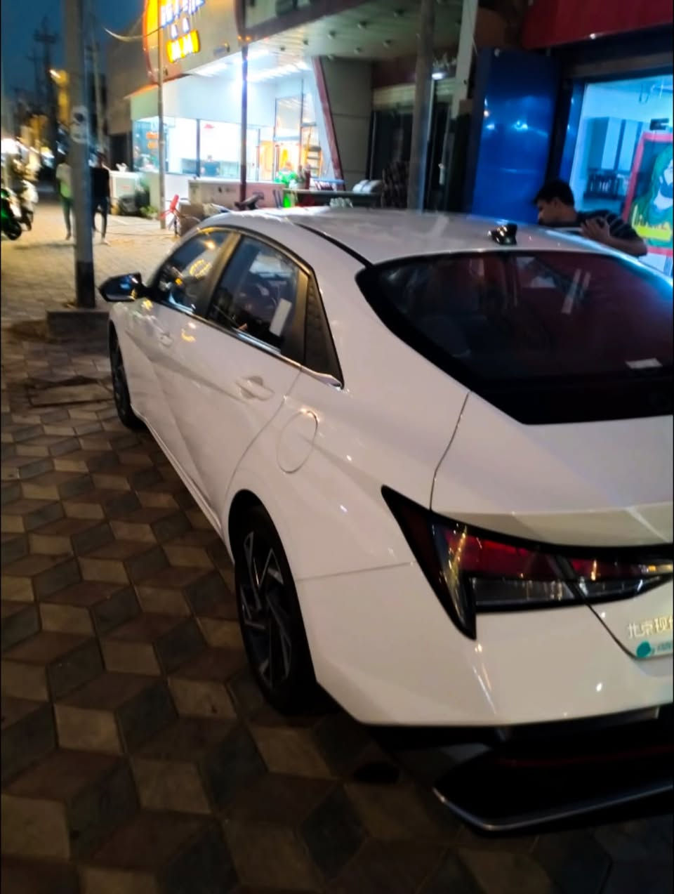 🚗 هيونداي إلنترا 2024 (فول مواصفات) للبيع 🚗
📌 المواصفات:
​الموديل: 2024
​الرقم: شمالي (أربيل)
​المنشأ/الحالة: تجميع
​المحرك: 1500 (ثمانية نوزل)
​الممشى: ماشية 48 ألف كم فقط
​الحالة: كفالة عامة
​✨ المميزات:
​فتحة سقف (سلايد روف)
​شاشة لمس حديثة مع كاميرا خلفية
​تحكم ستيرن كامل مع مثبت سرعة
​ويلات كب مكحلة
​إضاءة LED أمامية وخلفية
​داخلية جلد باللون الأسود
​نظام تبريد ممتاز
​📍 المكان:
​ذي قار
​📞 للتواصل:
​للتفاصيل أكثر، المراسلة على الواتساب فقط: ***********
​السيارة متواجدة للمعاينة.
