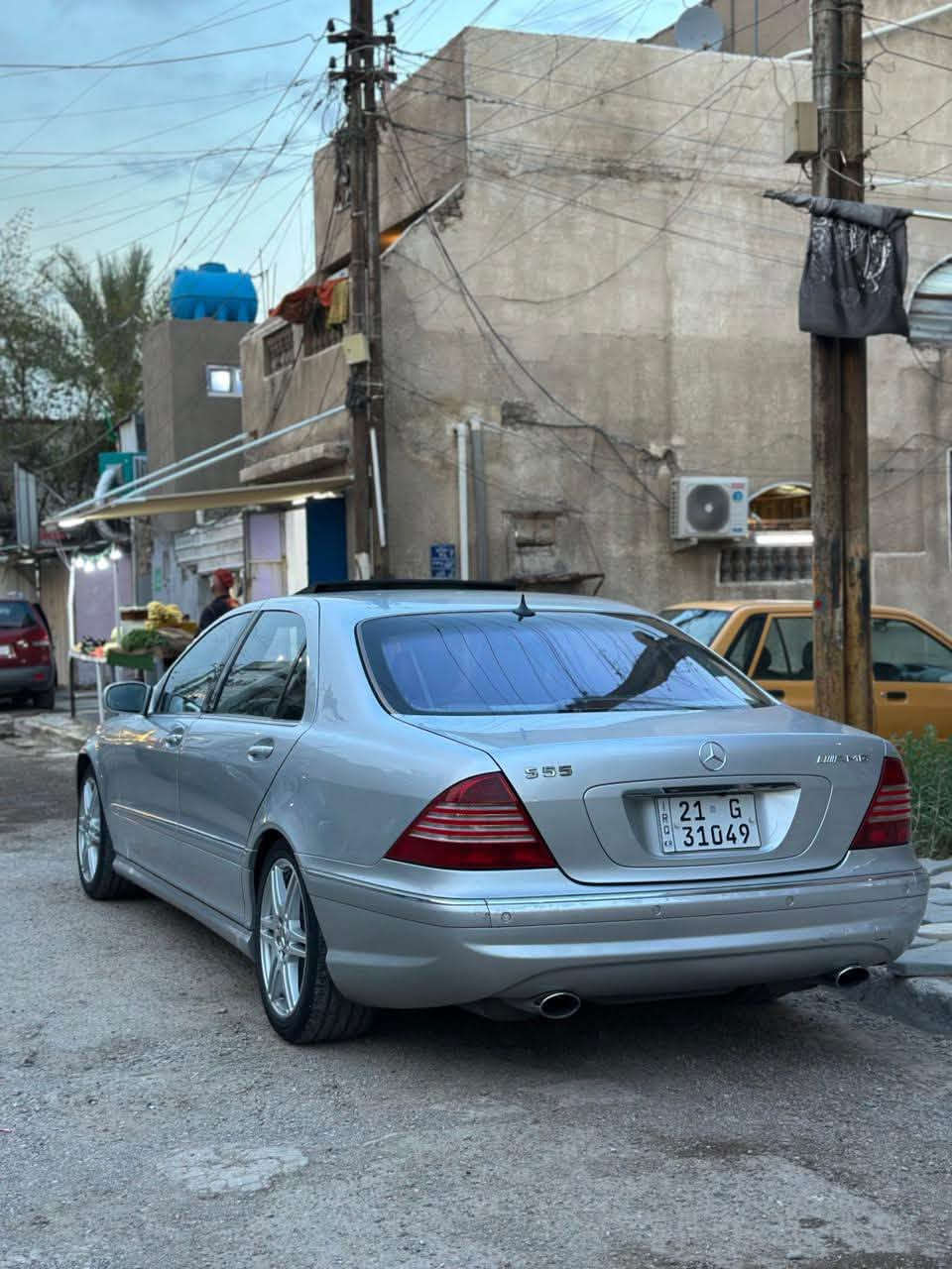 السلام عليكم للبيع 
مارسيدس S55 AMG اصل العداد 320km/h موديل 2000 من النوادر كفالة عامة عدا باب خلف الصدر صبغ اثر شخط فول الفول ميحتاج اذكر شنو بالك مواصفات بيها الصور تحجي مقاعد خلفية منفصل Vip ماشية 216 الف كم مملعوب بيها وضع شركة سبير منازل السعر150 ورقة رقم سليمانية شرط التحويل للاستفسار ***********
