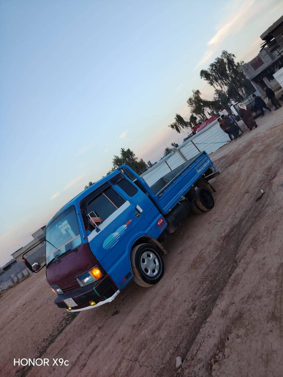 السلام عليكم 
كيا بنكو 1993 رقم بغداد للبيع 
كير ومحرك آكسل شاصي خير من الله 
قمارة وربع سيارة جاهزة 
سنوية مشروع وطني ل2027
تحويل مباشر سيارة مال شغل 
السعر 43
مكاني بلد طريق السيد محمد 
للاستفسار   ***********
                 ***********
