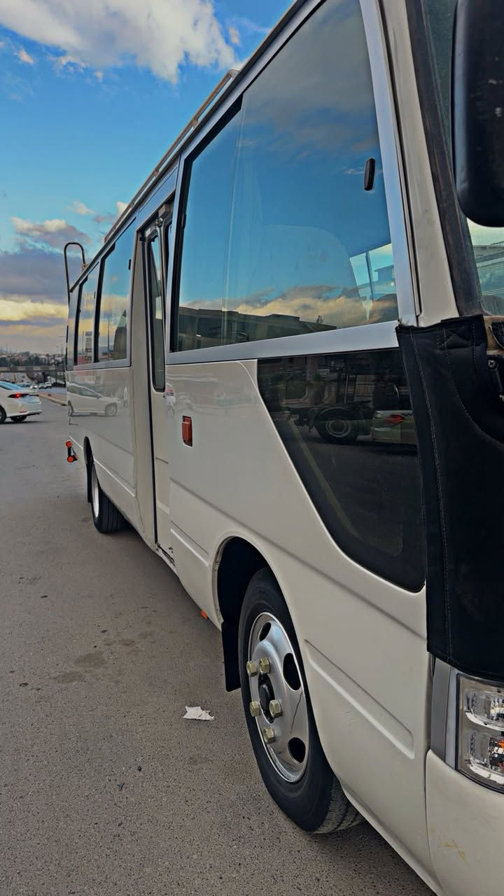 كوستر للبيع  موديل ٢٠١١ناصية رقم سليمانية 
سنوية جديدة 
فول مواصفات
 چوبليس ناصية 
٦  تايرات برجستون   
تبريد محور 
گير محرك اكسل مكفولات 
سعر  255ورقة و بيهة مجال 
مكان سليمانية 
رقم صاحب سيارة ***********
