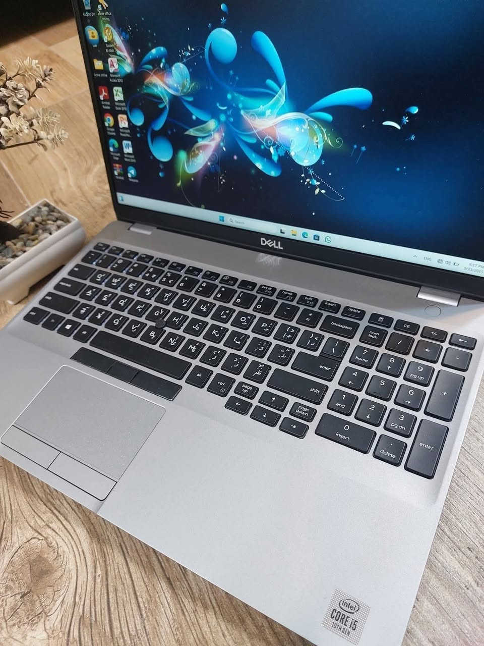 DELL 5510 جيل العاشر  سلم حجم شاشة كبير 15.6 
.
 السعر 375 الف مع التوصيل
.
 النظافة اخو الجديد وعل الفحص وين متريد 
مناسب للدراسة والبرامج المكتبية والطباعة والتصفح والبرامج نظافة عاليه جدا 
 
……………………
 المعالج Core i5-10 th جيل حادي عشر 
 ذاكرة الوصول العشوائي (الرام) 8GB 
 التخزين( الهارد) SSD 256GB 
 مقاس شاشة 15.6" انج حجم كبير 
 منفذ HDMI & TYPE C 
 كيبورد  عربي انكليزي Full k.b 
الرام والهارد قابل للتطوير
………………………………


**إذا كنت صاحب هذا الإعلان وتريد حذفه لأي سبب، رجاءا أرسل رسالة إلى الدعم الفني**