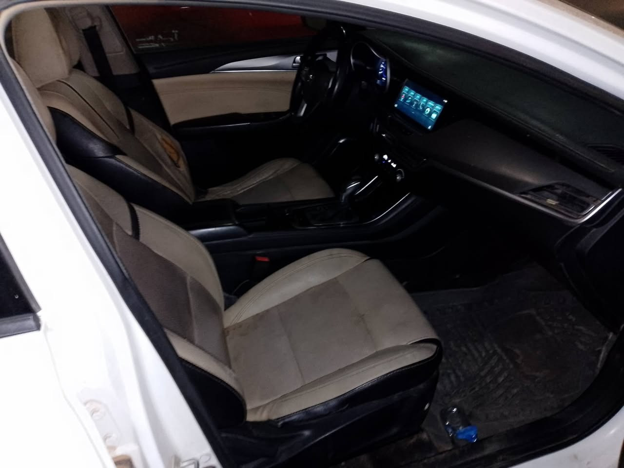 ايدو اكلاسك  سياره جاهزه كشنات جلد تحويل ثاني يوم ***********
