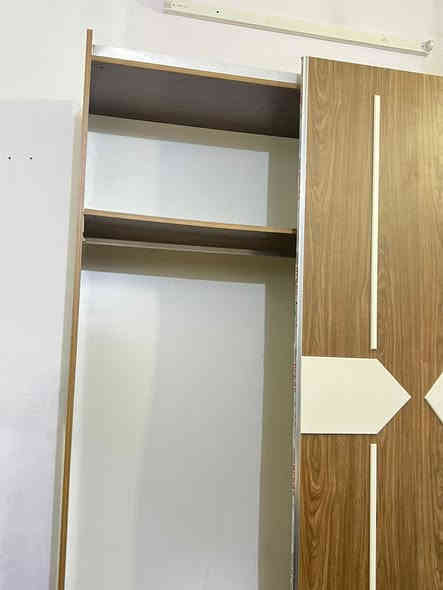 غرفة تركيه ٥ قطع للبيع بحاله جيده جدا   ٤٠٠ الف
