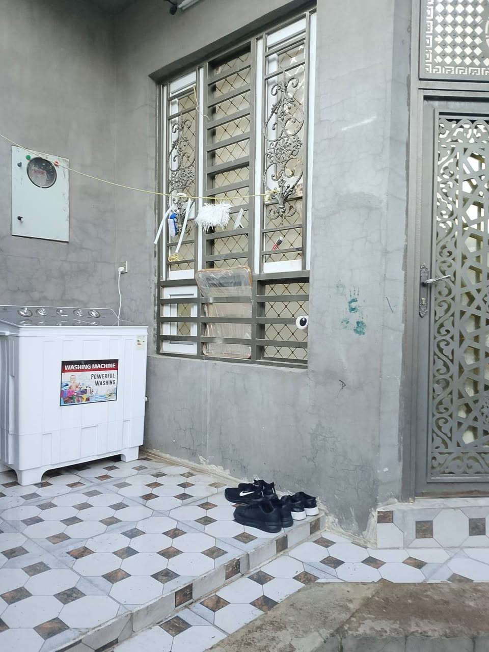 بيت للبيع مساحته ١٠٠متر زراعي عنوان طوز خورماتو منطقة حسن مجتبئ سعره ٧٣مليون /*********** /***********
