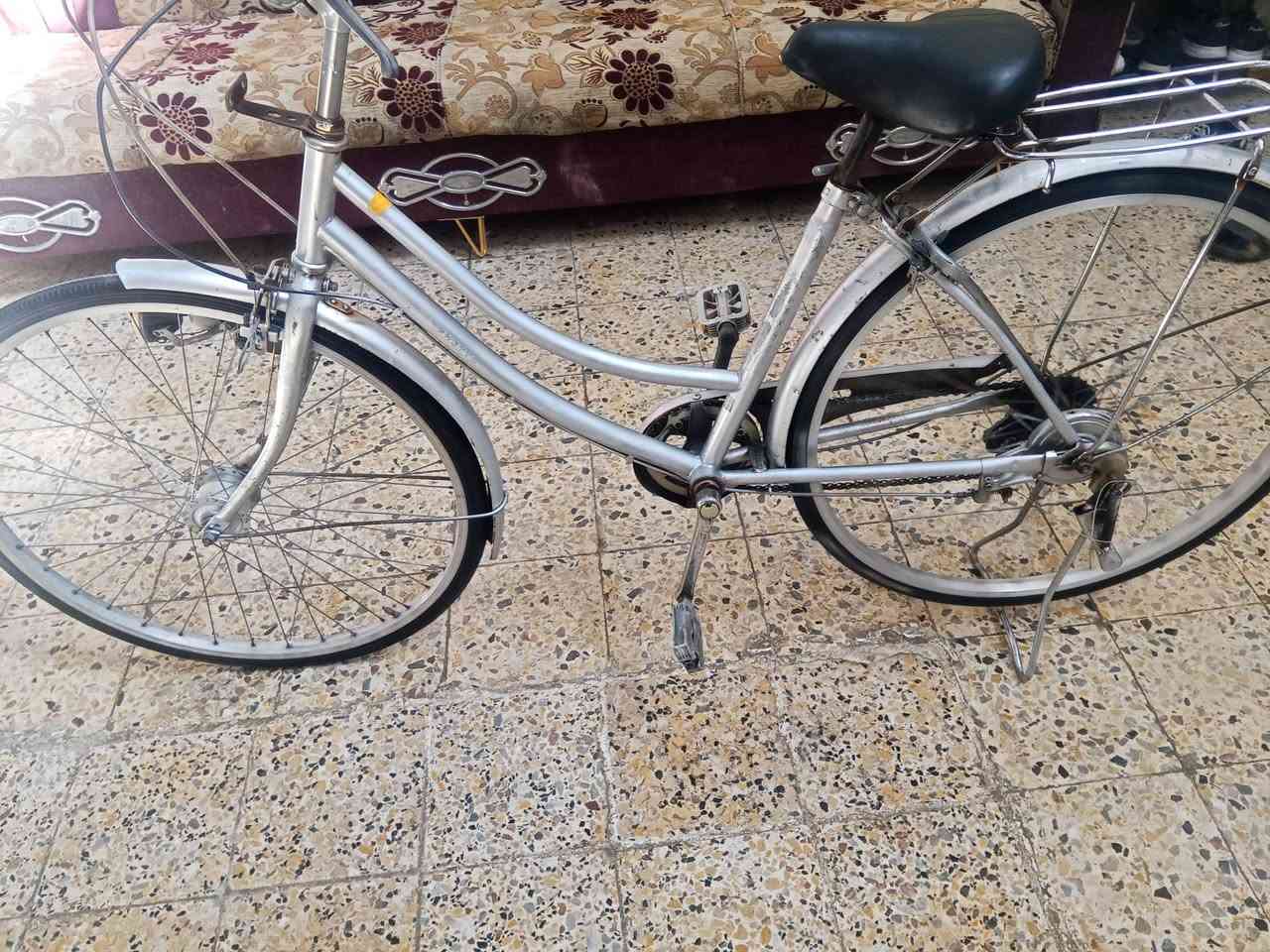بايسكل عبد الحليم البيع حجم 27 كير شغال اسطابات شغاله سعره 80 بي مجال


**إذا كنت صاحب هذا الإعلان وتريد حذفه لأي سبب، رجاءا أرسل رسالة إلى الدعم الفني**