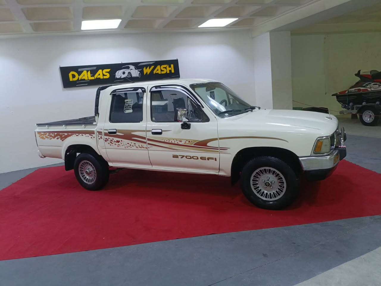 ماشاءللە شتی جوان هەر جوانە توێتا پیکاب بۆ فرۆشتن مۆدێل 1998 ئارم پلاستیک سلێمانیە ئارموو ئەوەلیات بەشەرت گێڕو مەکینەو ئەکسل بەشەرتی 10 فیتەر تەقەو ڕەقەی بەشەرت چرکەی تیانیە ماشاءللە کارەبای هەمووگیانی ئیشەکا ناو دەری لۆک لۆکە چوار تایەو ویلی تازەی لەژێرە دەعموو لێدرانی نیە خیاسی نیە شاسی نەتەقیوە هەمووگیانی بەشەرت بۆ مەسرف تەلەفون مەکە چونکە 250مەسرفی تیانیە سعری 40 وەرەقەو کەمێک مەعمەلە موشتەری نیت بێزارم مەکە ڕەحمەتت لێوێ شوێن کەلار ***********
***********
