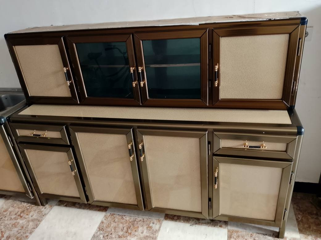 معرض يونس لتجاره الأثاث المستخدم والجديد 

كاونتر مترين مع سنك متر مستخدم 

للاستفسار الاتصال على الرقم التالي 

*********** تكريت, صلاح الدين
