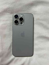 15 برو ماكس امبدل ضهر ليزر فقط تليفون نضيف جدا وكلش حلو ذاكره 256 بطار...