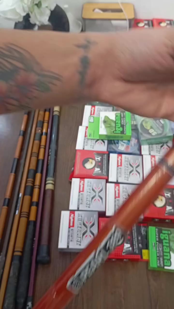 خيوط لايلون متنوعه حجم 50/60 واعتقد اكو 70 عدد 52قطعه سعر القطعه 1000 دينار شلعه 
عود فلات عدد 8 اطول 390/360/300 سعر القطعه 3 آلاف شلعه 
عياشات عدد 25 سعر القطعه 1500 شلعه 
توصيل موجود 
واتساب ***********
