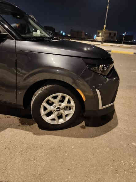 السلام عليكم
سياره لبيع 
نوع الشركه كيا صول
الفه LX
مديل 2024
مواصفات امريكيه 
حجم المحرك 2,000
لون السياره فيلي 
لون داخل السياره اسود 
مواصفات الداخليه 
مدخل AUX/USB
اكياس هوائيه
تحكم مقاعد كهرباء
تحكم مقاعد
زجاج كهرباء
مكيف
نظام انذار 
مواصفات الخارجيه 
انور نهاريه 
اطار احتياطي 
جنوط 
دخول بدون مفتاح 
مرايا قابله للطي كهربائيا 
مرايا كهربائيه
مصابيح زينون 
مصابيح ليد 
مواصفات التقنيه 
ابل كار بلاي
اندىرويد اوتو
اوامر صوتيه 
بروجكتر
بلتوث
تشغيل عن بعد 
تنبيه الاصطدام الامامي 
تنبيه النقاط العمياء 
تنبيه مغادره المسار 
حساس ضغط الاطارات 
رادار 
شاشه لمس 
شاشه وسائط
قفل الباب تلقائي
كامرا خلفيه 
مانع انزلاق
مثبت سرعه
 مساعد الاصطفاف
نظام تعليق رياضي 
نظام ملاحه/خرائط
شكل السياره الخارجي /اس يو في 
تدد المقاعد 4
مستعمل
ماشيه السياره 21,000الاف
حادث السياره المدكر الخلفي والباب الخلفي جه السائق الباب مبدل 
السياره مكمركه وكامله 
سعر السياره ب15,000 وبيه مجال
عنوان السياره البصره ياسين خريبط قرب محطه الوقود المصافي الخليج 
رقم الاتصال ***********
