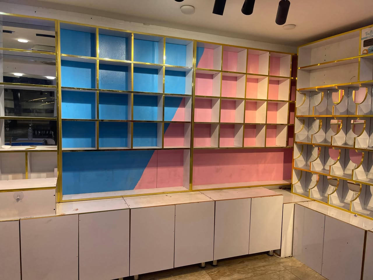 ديكور محل كرزات وحلويات كامل للبيع


**إذا كنت صاحب هذا الإعلان وتريد حذفه لأي سبب، رجاءا أرسل رسالة إلى الدعم الفني**