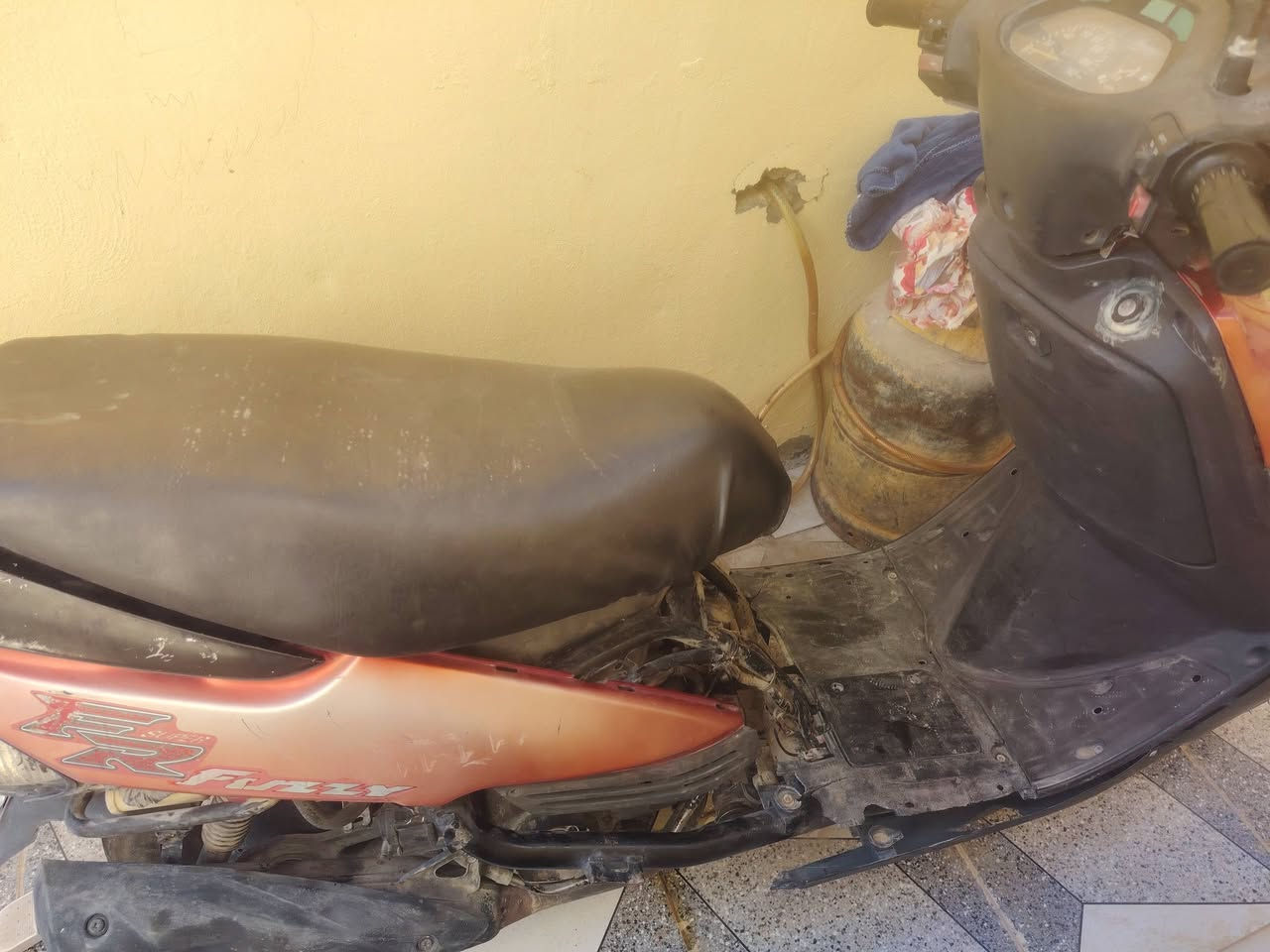 السلام عليكم
ماطور للبيع شغال مابيه اي خلل فقط الكفر تعبان
السعر ١٥٠ الف


**إذا كنت صاحب هذا الإعلان وتريد حذفه لأي سبب، رجاءا أرسل رسالة إلى الدعم الفني**