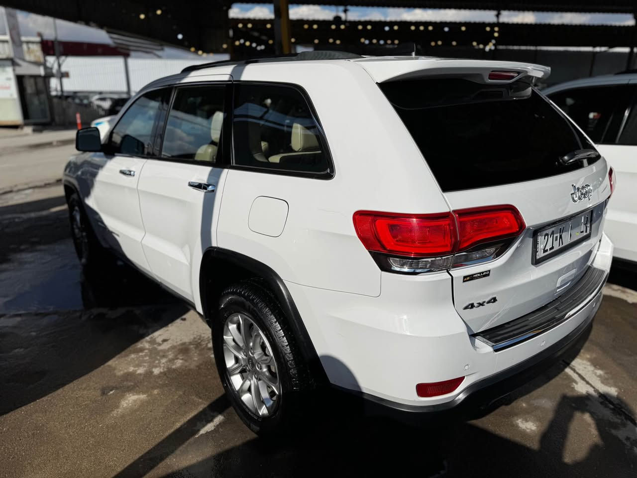 جێب لاریدۆ 2014
گێڕو مەکینەو تەبریت بەشەرت
گێڕو مەکینەی نەکراوەتەوە
١٨٠ هەزار کیلۆمەتر ڕۆشتووە
فوول مواسەفاتە 
مواسەفاتی SRT ٦ بستۆنە
بێ بۆیاخ کلین تایتڵ
سەنەوی تازەیە
٢١٧$
*********** السليمانية, العراق
