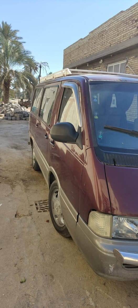 سياره للبيع موديل 96 جاهزه من كل شيء السعر ب 70 وبيها مجال ***********
