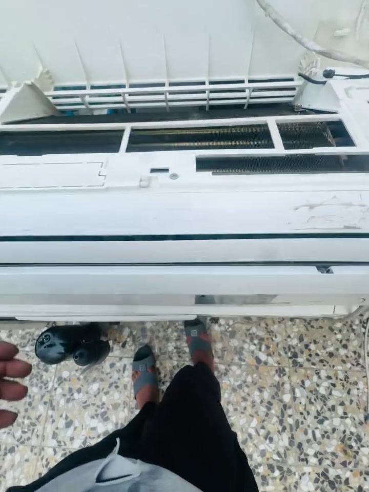 سبلت لحافض شرط بلجيس جديد كلش لباب الول جهاز ممستخدم هواي شغال وعل فحص طن ونص للبيع سعره375جهاز جديد كلش الله شاهد ‭***********‬
