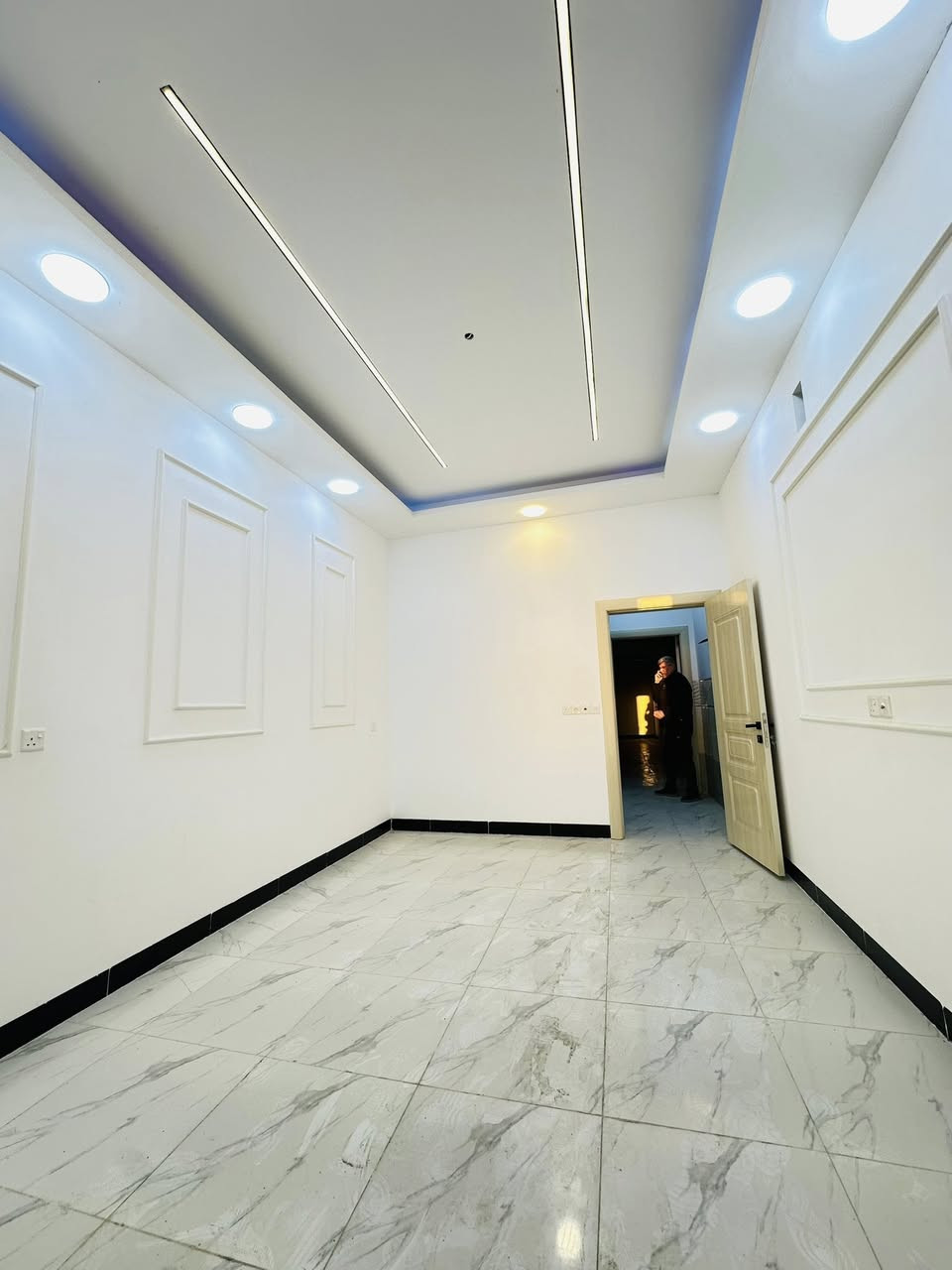 دار مميز بـموقع مميز 
فرصه عقاريه لشراء دار سكني في 
حي الميثاق 
مقابل مدرسة مكة 🕋 
الدار زيرووو بناء حديث وفول مواصفات VIP
تسليم فوري ومباشر 
الدار امامه ارض بلديه بل امكان استغلالها بكل شي تريدو تصير حديقه او كراج او غيره 
مساحة الدار 100 متر 
واجها 5✖️ عمق 20 
طابق ونص يحتوي على 3 غرف نوم وهول واستقبال وصحيات داخليه وخارجيه 
البيت سند طابو الزهور 📝 
تحويل مباشر 🔄
تعامل وتعاقد مع الشرعي مباشر 🫆

للاستفسار اكثر مراجعة مكتب التطوير للعقار سايدين الميثاق مقابل مطعم رائدر بدر وقرب جامع لا إله إلا الله 
اوالاتصال على الارقام التالية🔸
*********** واتس + فايبر
‏*********** واتس + فايبر 
*********** واتس + فايبر
 ***********  واتس + فايبر

1️⃣ يوجد بيوت  للبيع  سكني تجاري🏭
2️⃣ يوجد اراضي للبيع سكني زراعي🏡
3️⃣ يوجد تعقيب تحويل ملك عقار📋
4️⃣ يوجد  كادر مساحين اراضي📐
5️⃣يوجد كادر بناء بيوت 🧱
6️⃣ يوجد كادر تفليش بيوت 🏗
🔹 نستقبل كافه العروض التجاريه والسكنيه 
🔹وعروض الايجارات على مدار 24 ساعه
