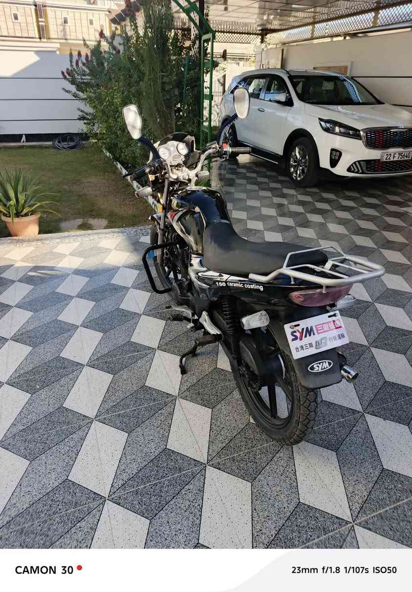 للبيع سايم موديل 2016 بي اوراق كامله  كمرك كامل  محرك نضيف كهربائيات شغاله سعر 700 وبي مجال
العنوان العامريه الفلوجه 
هاتف ***********
