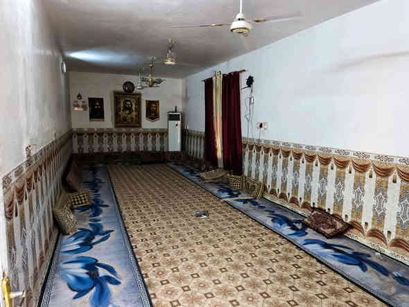 ‏​🏠 تفاصيل عقار للبيع في النجف الأشرف
‏​الموقع: النجف الأشرف، ناحية الحيدرية، حي القاسم.
‏​المساحة الكلية: 375 متر مربع.
‏​رقم القرار البلدي: 320.
‏​الموقع المُميز:
‏​قريب من شارع القبلة.
‏​قريب من شارع كربلاء-النجف.
‏​المحتويات والتقسيم الداخلي:
‏​3 غرف نوم.
‏​صالة.
‏​استقبال.
‏​مطبخ.
‏( صَحيَّات/: 2 (اثنان).
‏​📏 الأبعاد  (متر)
‏الاستقبال 4 ×times 11
‏الصالة 4 ×times 10
‏غرفة نوم 1/ 4 ×times 6
‏غرفة نوم 2/ 4 ×times 6
‏غرفة نوم 3/ 4 ×times 5
‏المطبخ 4 ×times 4
الاستفسار نتصل على رقم ***********
