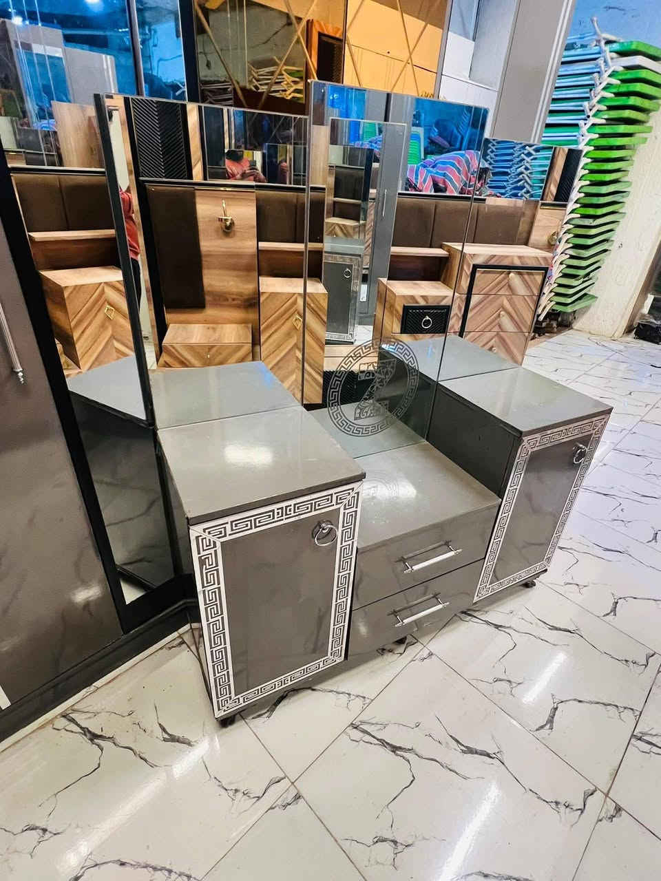 غرفة نوم تركي مستعمل نظيفة السعر ٤٧٥ مع الشد ونقل محافضات كروة تواصل خاص


**إذا كنت صاحب هذا الإعلان وتريد حذفه لأي سبب، رجاءا أرسل رسالة إلى الدعم الفني**