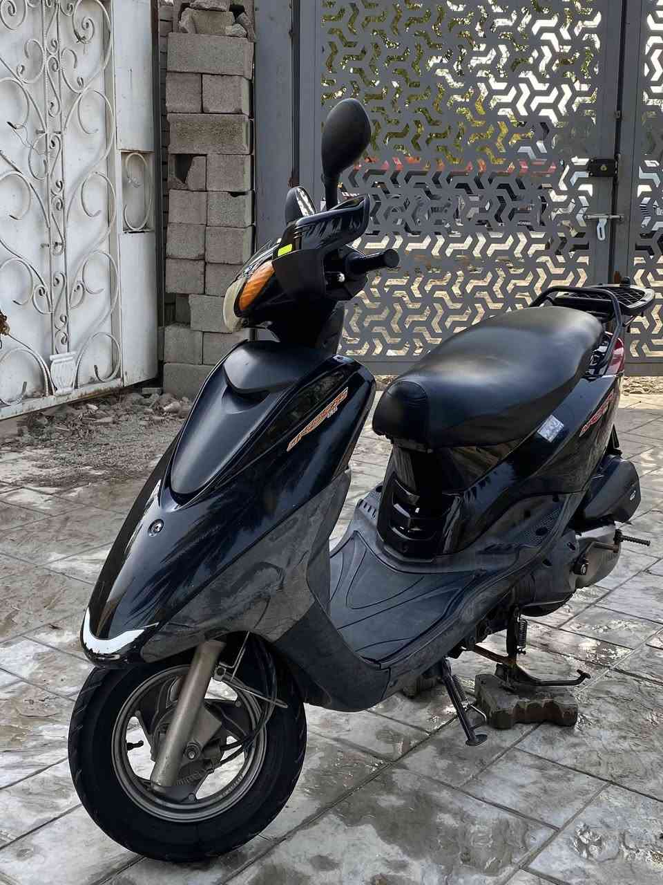 السلام عليكم شباب للبيع دراجة بريز لايت عالي كابريتة  مناقصها شي الدراجه نضيفة والمكينه مملعوب بيها دهن لكمولي  كل ١٥ يوم ابدل شوف  الدراجة بعينك وكلبها وجيب فيتر وياك عجبتك واتفقنا شايف الف خير معجبتك كلي خويه معجبتني  براحتك واني الممنون مكاني الحرية او ساحة عدن سعرها ٨٥٠ وبيها مجال وهذا رقمي ***********
